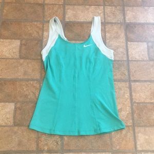 Nike drifit tank size Small